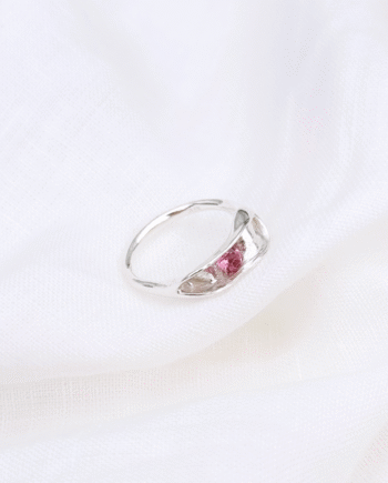 Acid Love Pinch Ring 50   Sterling 925 Silver Pink Sapphire