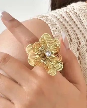 Golden Bloom   Justerbar Stor Blomsterring Med Cz Sten