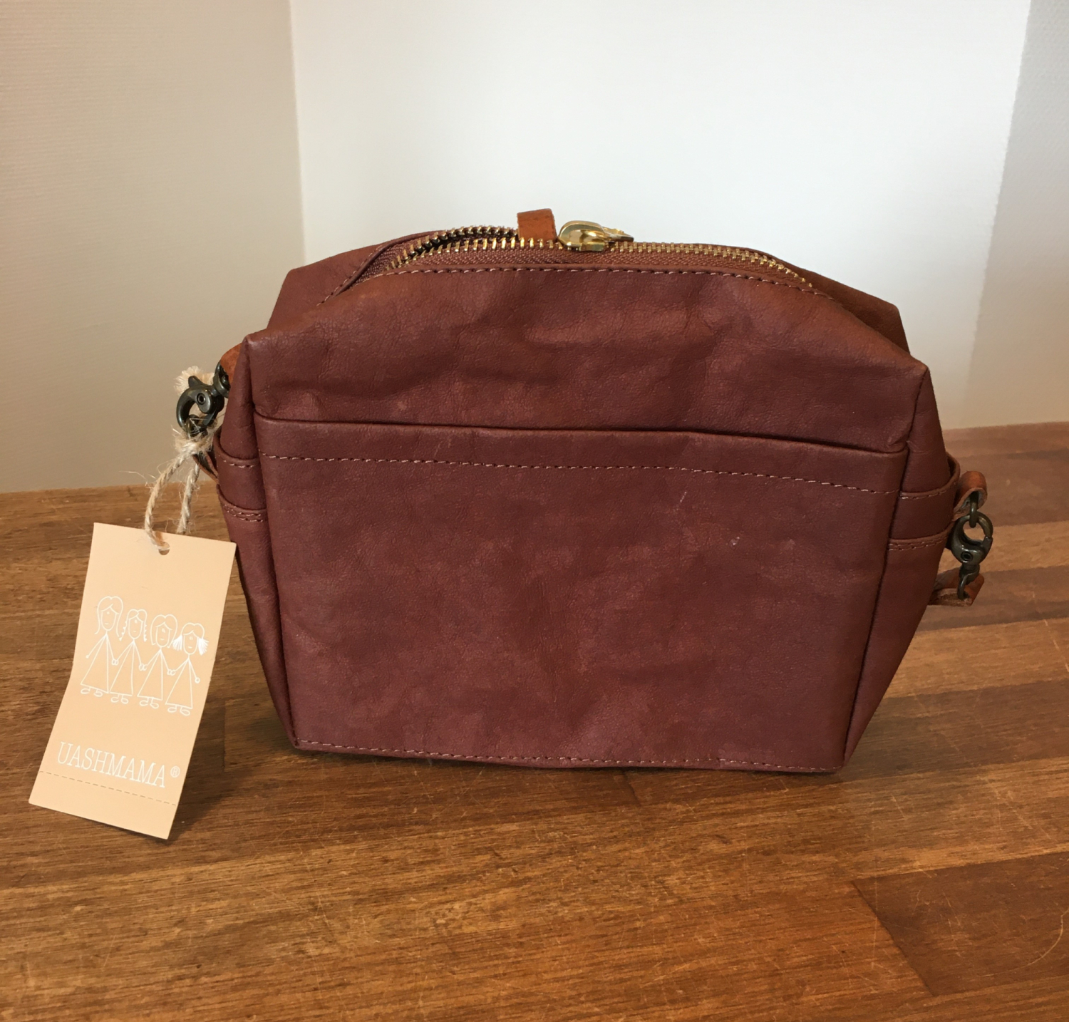 Tilbud Lille Skuldertaske Cognac Farve Fra Uashmama  Spar 70  Nu 175 Kr