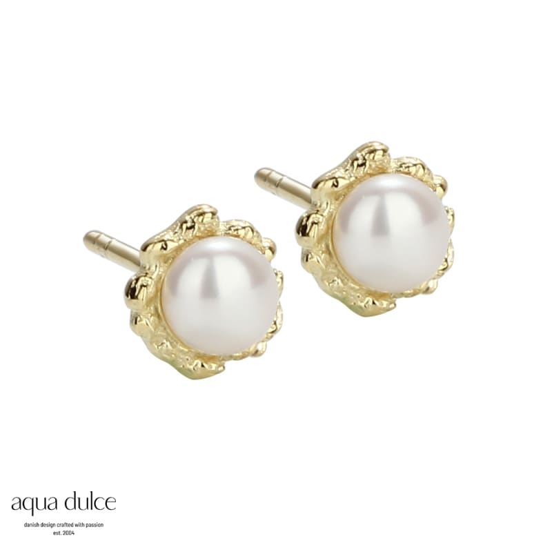 Pearl Stud   Golden