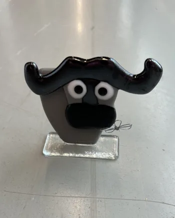 Glasfigur Tyr Med Blomst   Munden